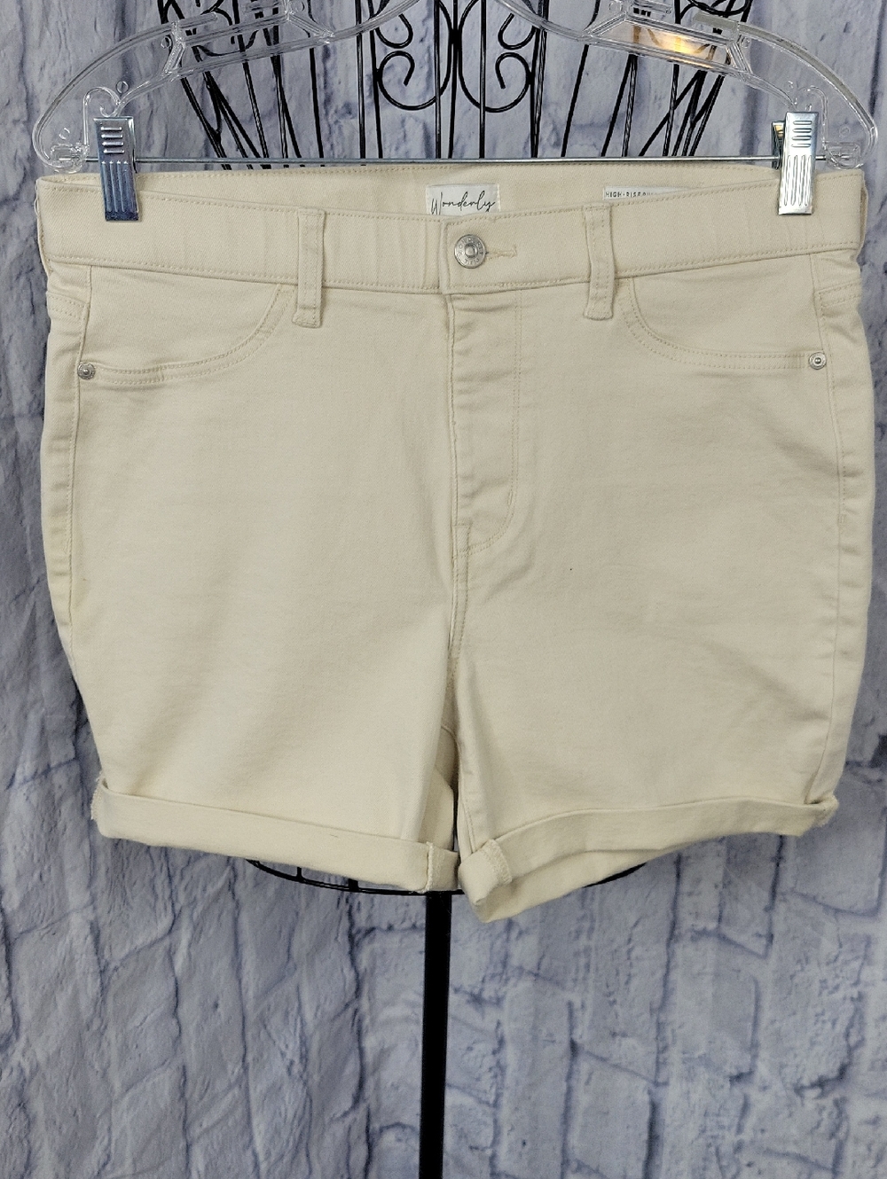 Wonderly High Rise Ivory Denim Shorts Size 8 Cuffed Stretch Summer Shorts